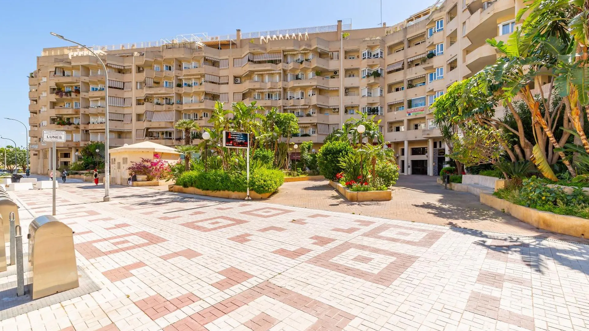Apartment Oasis With Terrace And Sea Views With Rooftop Pool Torremolinos