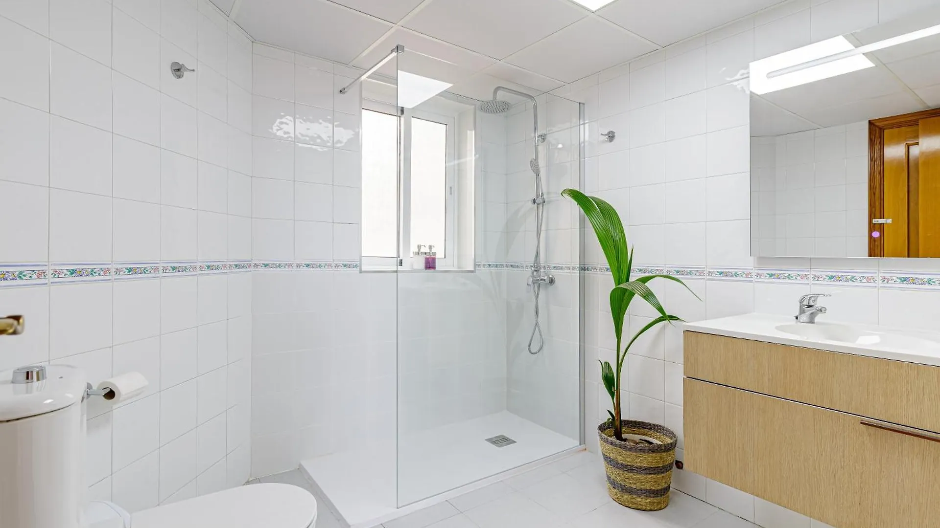 Apartment Oasis With Terrace And Sea Views With Rooftop Pool Torremolinos