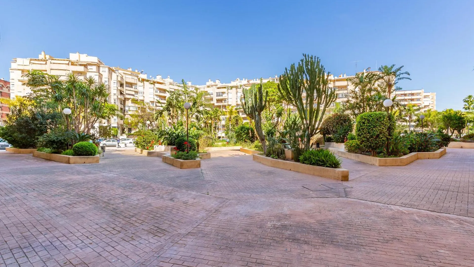 Apartment Oasis With Terrace And Sea Views With Rooftop Pool Torremolinos