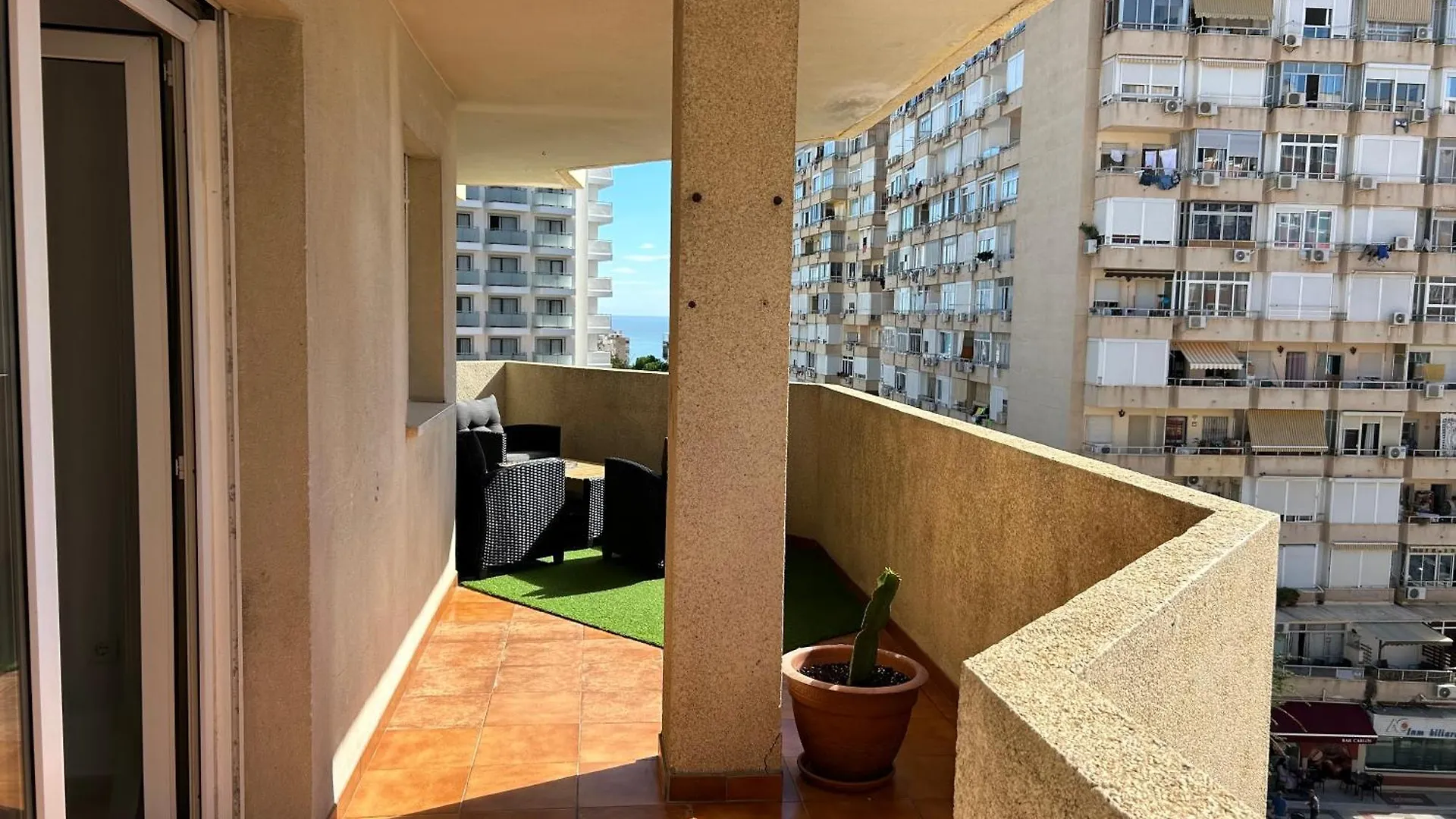Apartment Oasis With Terrace And Sea Views With Rooftop Pool Torremolinos